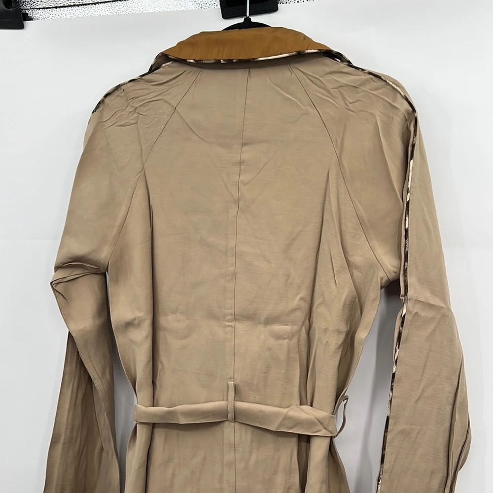 NWT Mystree Trench Coat Khaki Mustard Belted Pockets Flowing Detailed Piping - Picture 12 of 13
